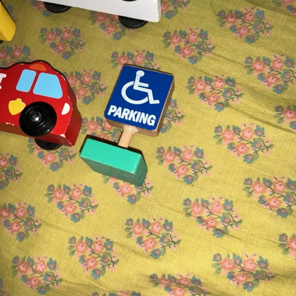 Melissa & Doug‎ Wooden Vehicles and Traffic Signs Playset Bus Police Fire truck